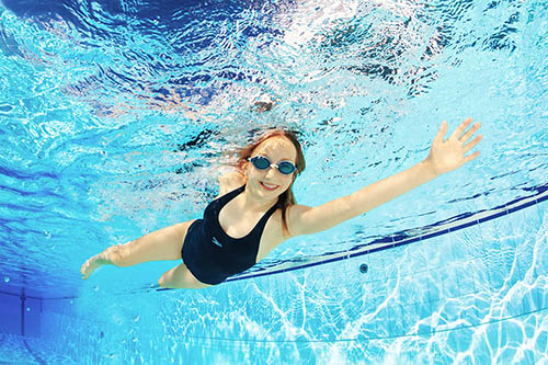 Photographie sous-marine : apprentissage natation - Frdric LECHAT, photographe publicitaire spcialis prises de vues subaquatiques.